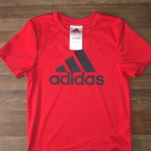 adidas kid’s shirt size 3 T.